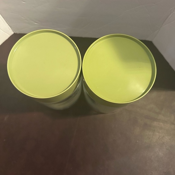 2 Pyrex canisters - Picture 2 of 9